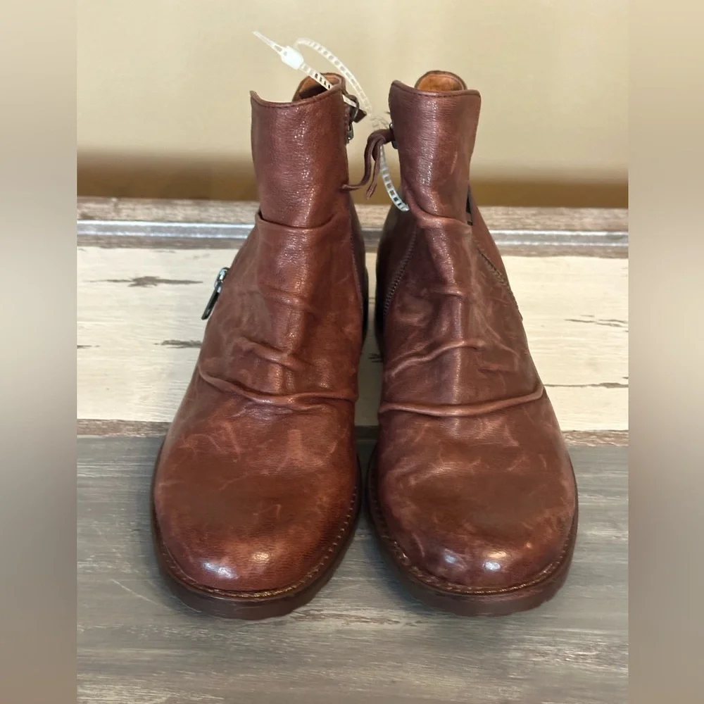 NWOT Sofft Brown Leather‎ Ankle Boots - Size 6.5